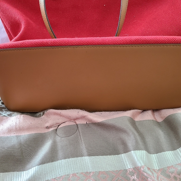 Authentic Michael Kors Handbag - Picture 4 of 9